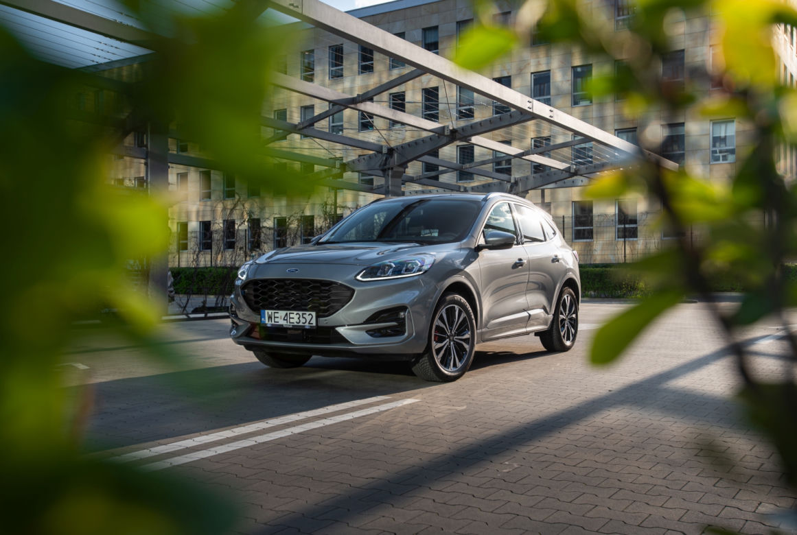 Ford Kuga 2.5 Hybrid AWD ST-Line X 