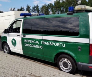 Trup na kołach! Przerdzewiały dostawczak od trzech lat jeździł bez przeglądu!