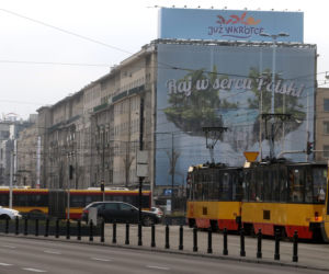 Wielkie reklamy zostają