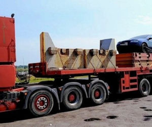 O 40 ton zbyt ciężki ładunek, Fiat Stilo na jego szczycie