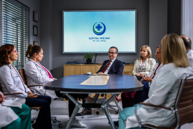 "Szpital św. Anny", odcinek 82: Szpital na skraju bankructwa! Nowy dyrektor zapowiada radykalne zmiany