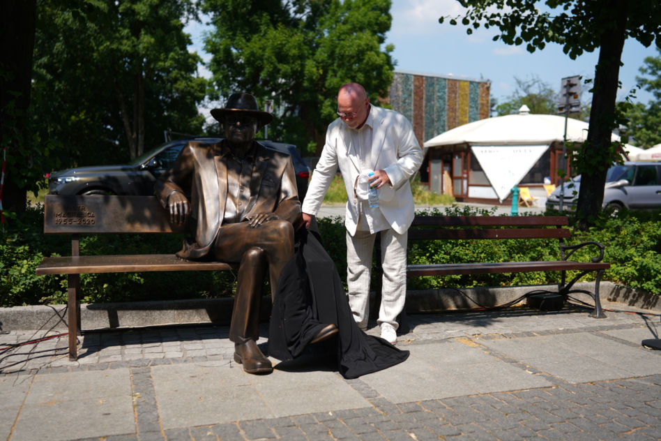 Zmarły Machalica doczekał się w Częstochowie ławeczki i własnego festiwalu