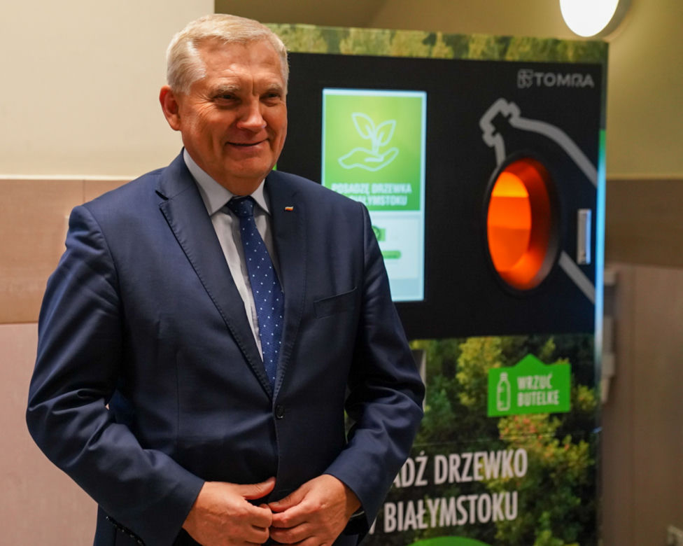 Butelkomaty w Białymstoku. Pierwsza maszyn zapełniona