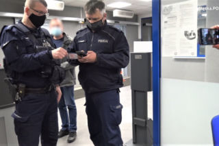 Dwóch agresywnych suwerenów wtargnęło na teren szpitala tymczasowego w Katowicach. Byli bez maseczek, zachowywali się nachalnie i arogancko