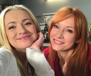 M jak miłość, Agnieszka (Magdalena Walach), Joasia (Barbara Kurdej-Szatan)