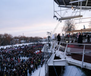 Prezydent na Jasnej Górze wśród kibiców. Podziękował za obronę  hasła „Bóg, Honor, Ojczyzna”