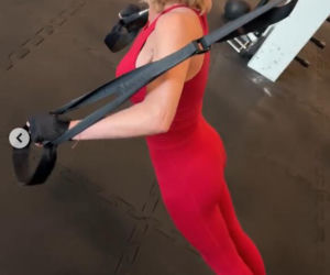 Nie dzierga szalików, nie opiekuje się wnukami. Joanna Racewicz nie daje sobie w kaszę dmuchać!