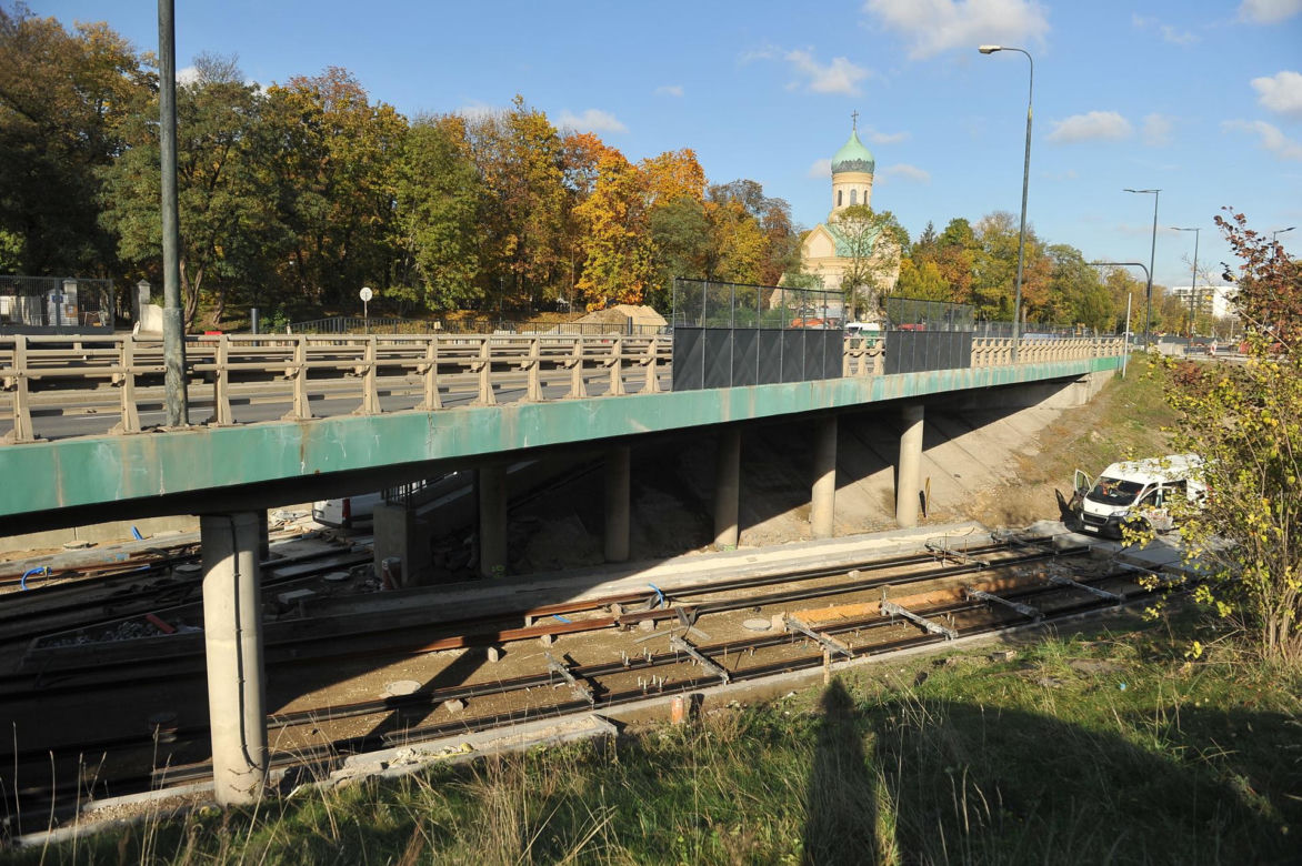 Kierowcy mają dość rozkopanej Woli. Z korka wjeżdżają w kolejny korek 