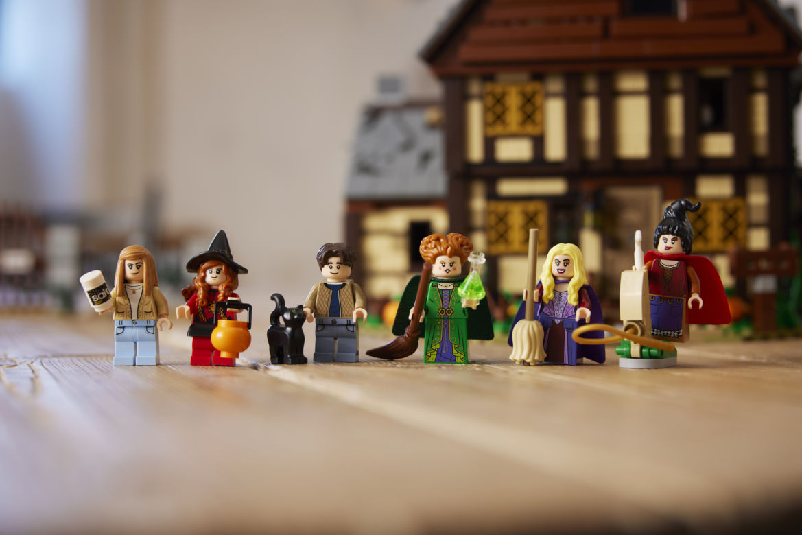 LEGO Ideas Disney Hocus Pocus: Domek sióstr Sanderson