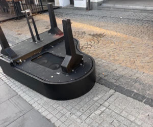 Tajemniczy pianista zachwycał Gliwice. Teraz jego instrument został zdewastowany