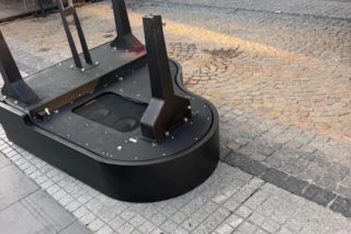 Tajemniczy pianista zachwycał Gliwice. Teraz jego instrument został zdewastowany
