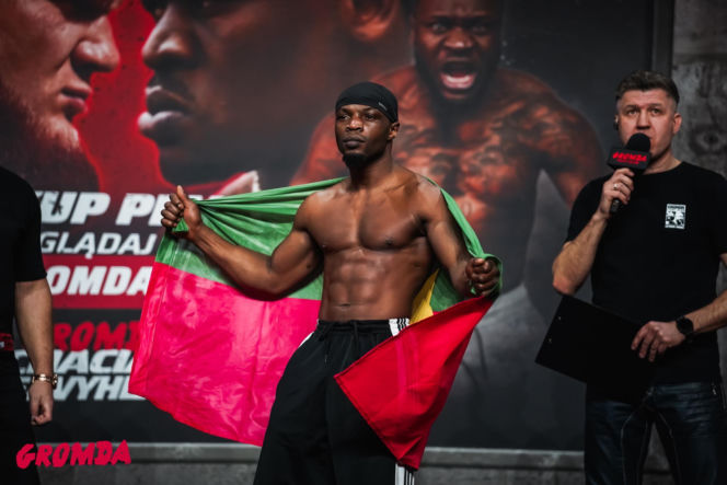 Ring girls Gromda 24