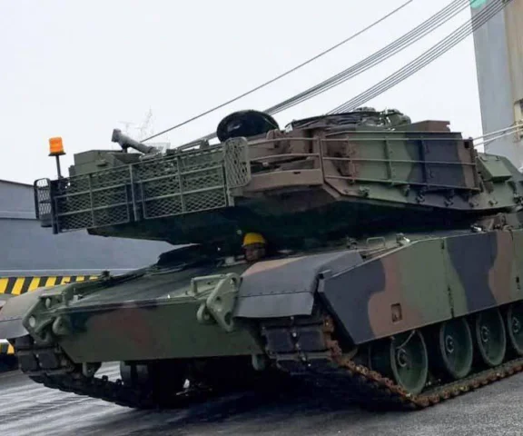 Pierwszy transport Abramsów w 2026 roku dotarł do Polski