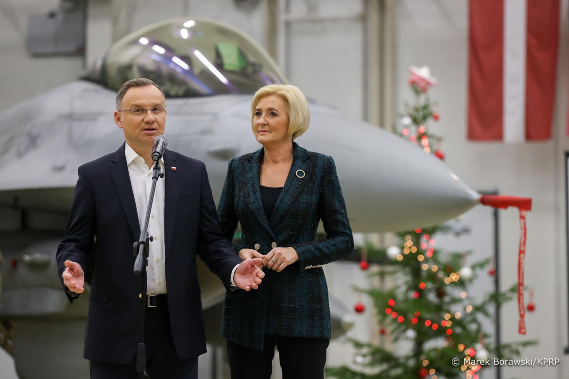 Świąteczne kreacje Agaty Dudy