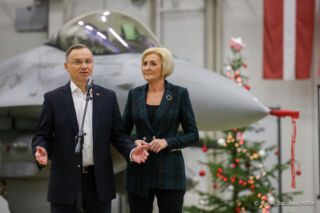 Świąteczne kreacje Agaty Dudy