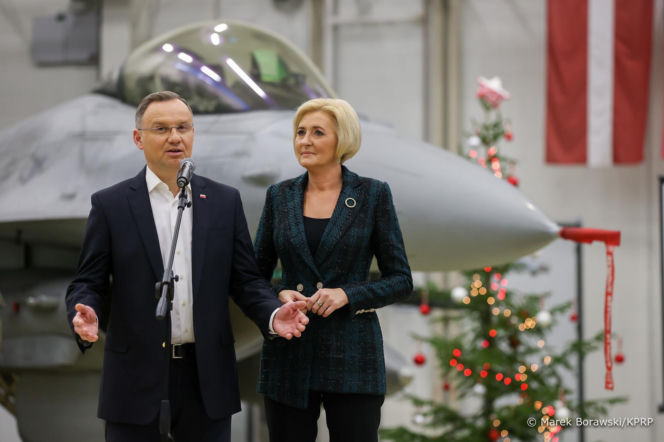 Świąteczne kreacje Agaty Dudy