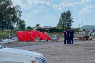 Awionetka runęła na ziemię tuż przed lotniskiem! Śledczy badają przyczyny katastrofy na Bemowie