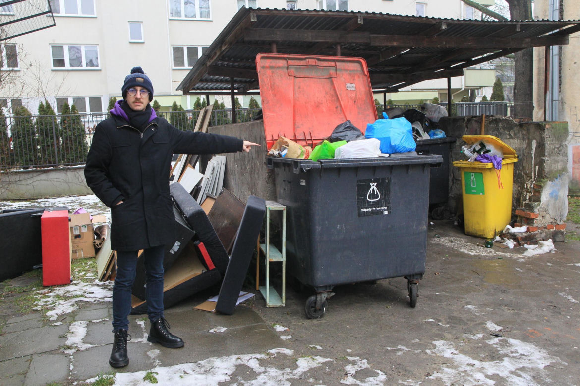 Praga-Północ, jak drugi Neapol. Mieszkańcy toną w śmieciach. „Nie ma tu miejsca”
