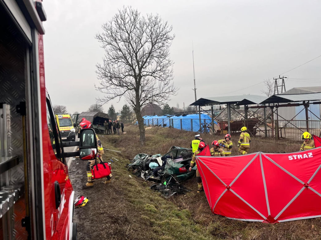 Muzyk disco polo zginął w strasznym wypadku. Audi wbiło się w ciężarówkę z żołnierzami
