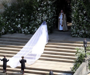 SUKNIA ŚLUBNA MEGHAN MARKLE - ŚLUB Z KSIĘCIEM HARRYM.