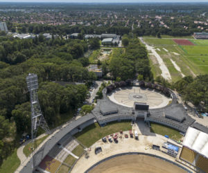 Dawny basen na Terenach Olimpijskich - deweloper rozpoczął budowę akademika na obszarze objętym ochroną konserwatorską