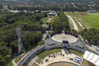 Dawny basen na Terenach Olimpijskich - deweloper rozpoczął budowę akademika na obszarze objętym ochroną konserwatorską