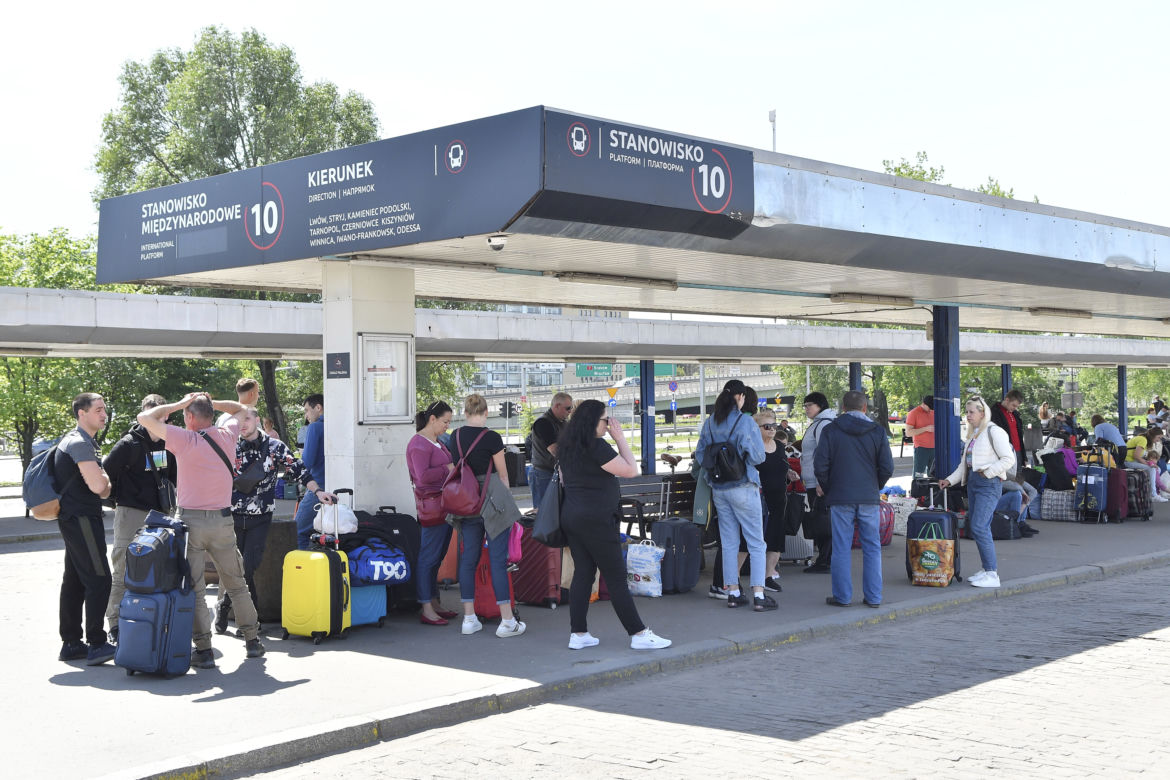 Uchodźcy z Ukrainy masowo wyjeżdżają z Warszawy
