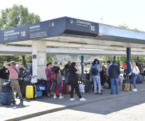 Uchodźcy z Ukrainy masowo wyjeżdżają z Warszawy