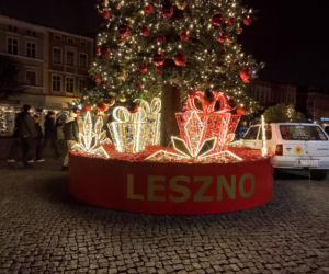 Świąteczny Zlot Amerykańskich Samochodów na Rynku w Lesznie