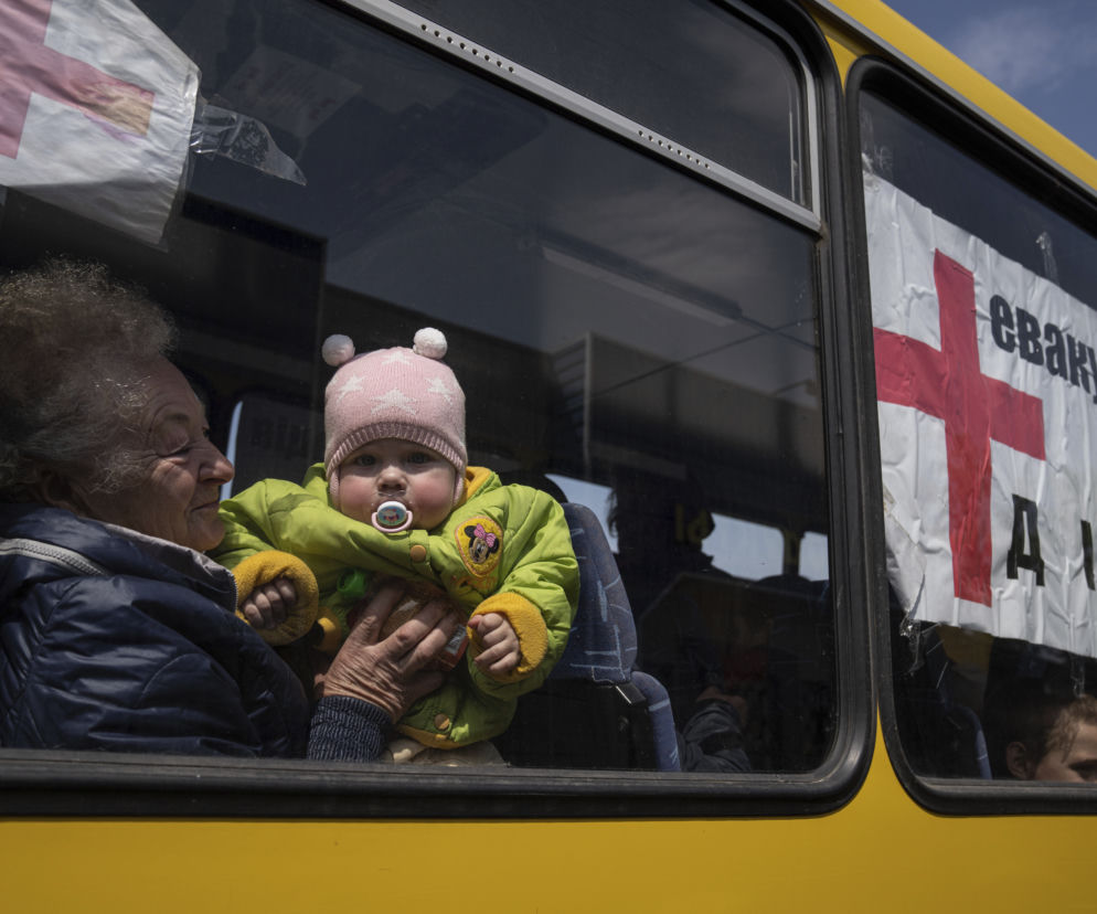 Ukraina/ Wojsko: Rosjanie skierowali kolumnę ewakuacyjną na zaminowany teren, ocalałych rozstrzelano