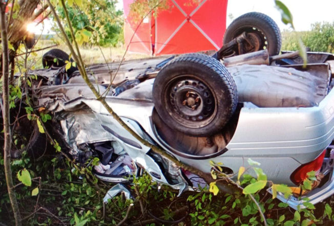 Tragiczny wypadek pod Biłgorajem. Nie żyje 17-latek, kilka osób w szpitalu