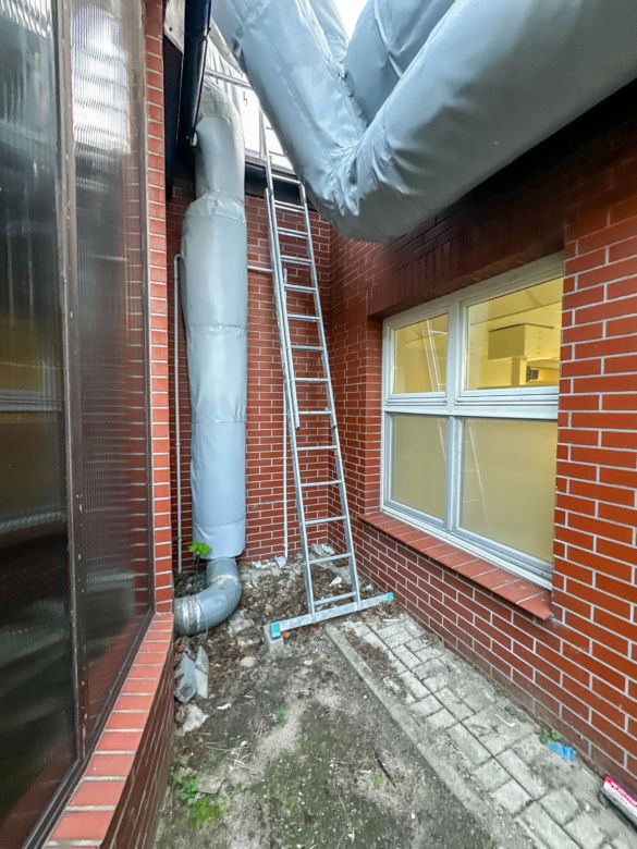 Pacjent wypadł z okna szpitala w Mrągowie i nie przeżył. Sprawą zajmuje się prokuratura