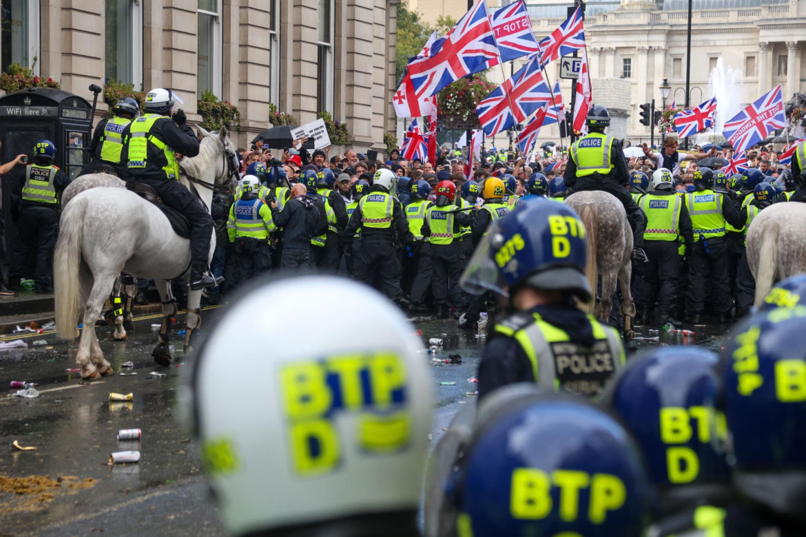 Ponad 100 tys. osób na marszu prawicy w Londynie