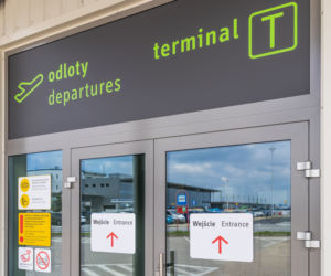 Na lotnisku Katowice Airport uruchomiono dodatkowy terminal pasażerski. Pozwoli to na utrzymanie dyscypliny sanitarnej [ZDJĘCIA]