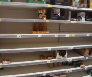Toruń ruszył na masowe zakupy i napotkał puste półki. Radzimy - nie popadajcie w panikę!