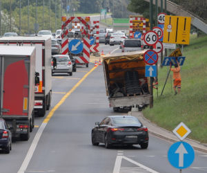 Trasa Łazienkowska stanęła. Drogowcy rozpoczęli remont