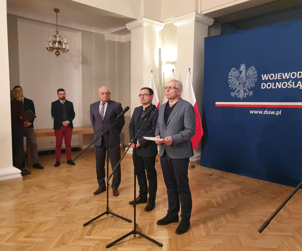 Kontrole na granicy i kary za nieprzestrzeganie zakazu odwiedzin. Koronawirus na dolnymśląsku