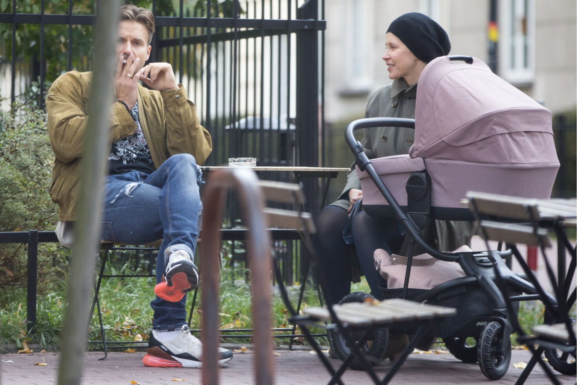 Piotr Stramowski i Katarzyna Warnke pierwszy spacer z dzieckiem
