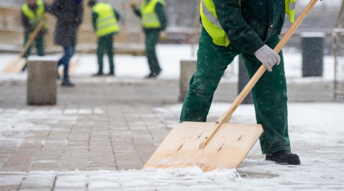 Służby miejskie w gotowości przed atakiem gołoledzi