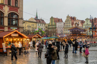 Wroclaw. Jarmark Bozonarodzeniowy juz otwarty.