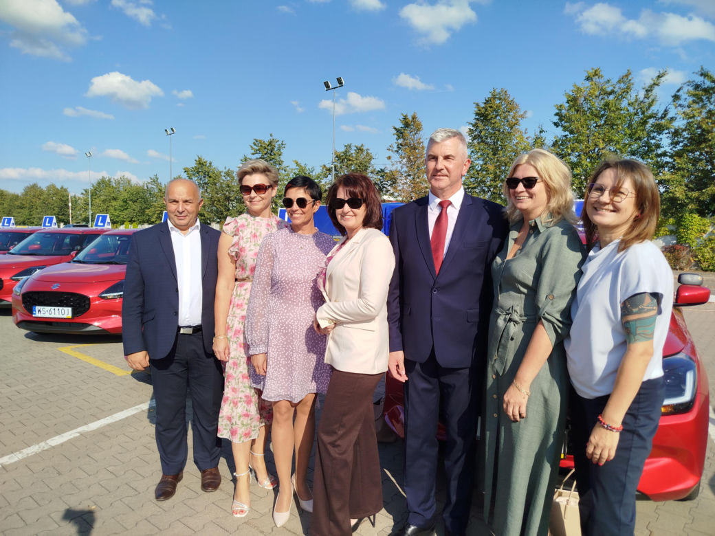 Siedlecki WORD wymienił starą flotę pojazdów egzaminacyjnych na nowe samochody marki Suzuki Swift