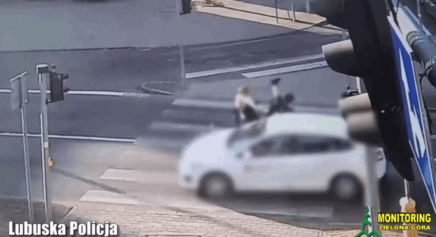 Nastolatkowie potrąceni na przejściu w Zielonej Górze! Wylecieli w powietrze niczym lalki na oczach policji [ZDJĘCIA].