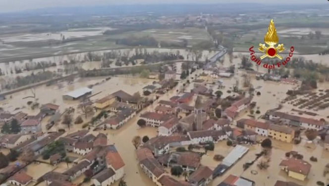 Lawina zmiażdżyła dom. 32-latek zginął, ratując kobietę