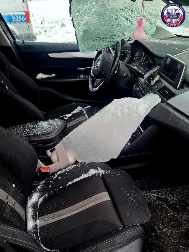 Pełczyce. Tafla lodu rozbiła szybę w BMW