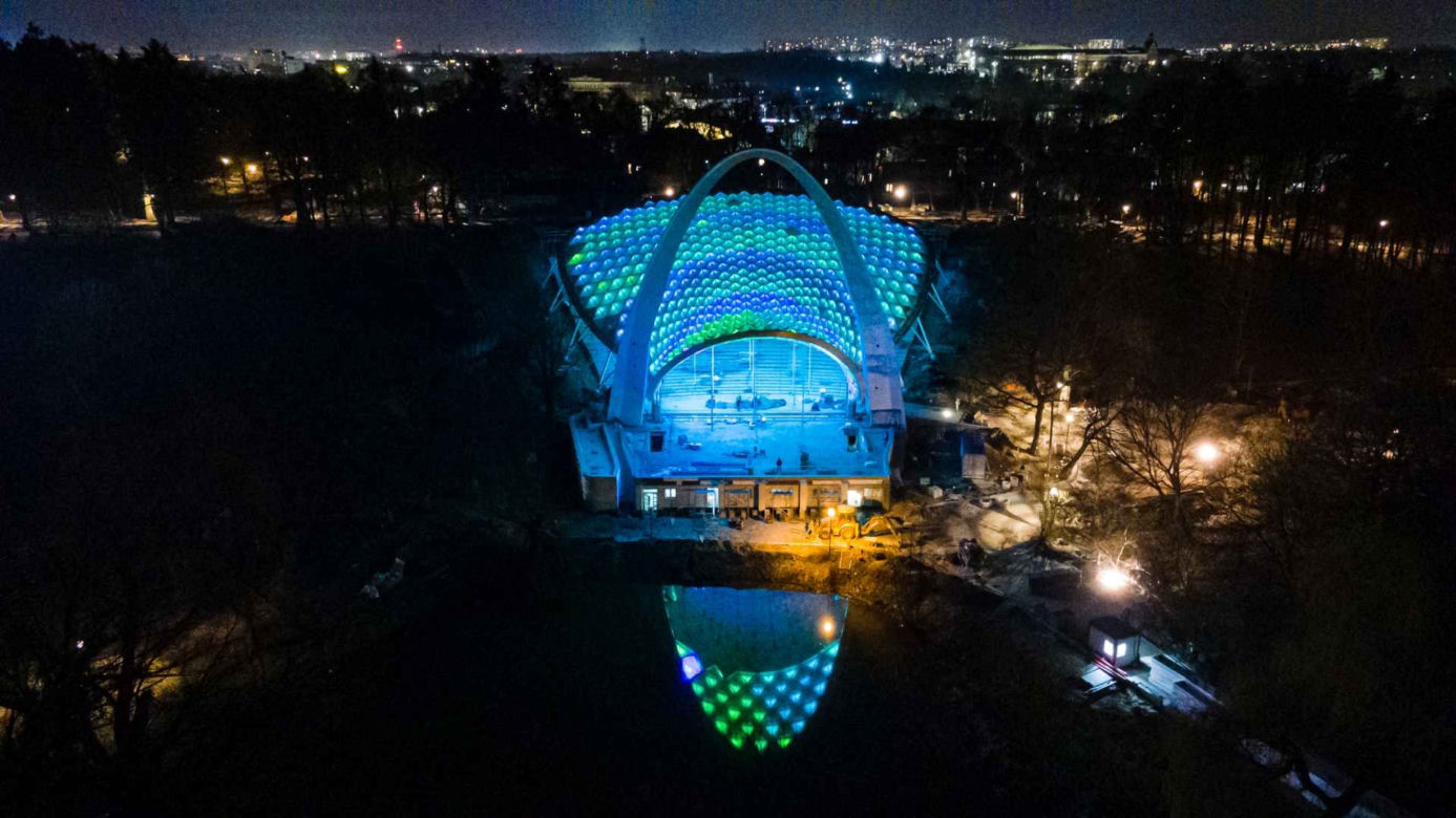 Spektakularna iluminacja Teatru Letniego w Szczecinie