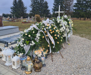 Grób Kacpra. Zginął, wchodząc z kolegami na lód w Zgodzie k. Jarosławia [ZDJĘCIA]