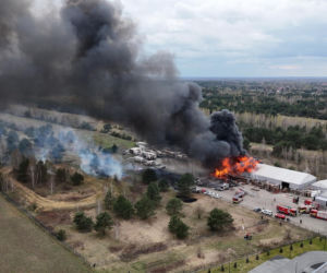Potężny pożar w Czosnowie
