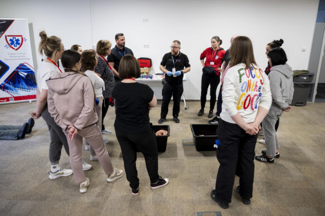 Aptekarze ćwiczą na wypadek wojny. Pierwsze takie szkolenie w Warszawie