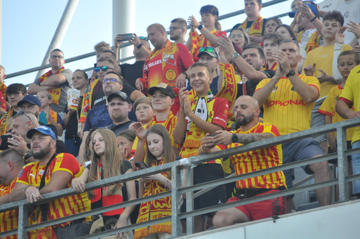 Korona Kielce - Cracovia. Zdjęcia kibiców podczas meczu. 10 sierpnia 2024