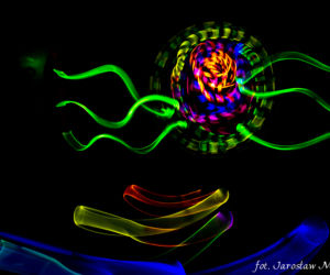 Lightpainting: Tak się maluje światłem latarki!